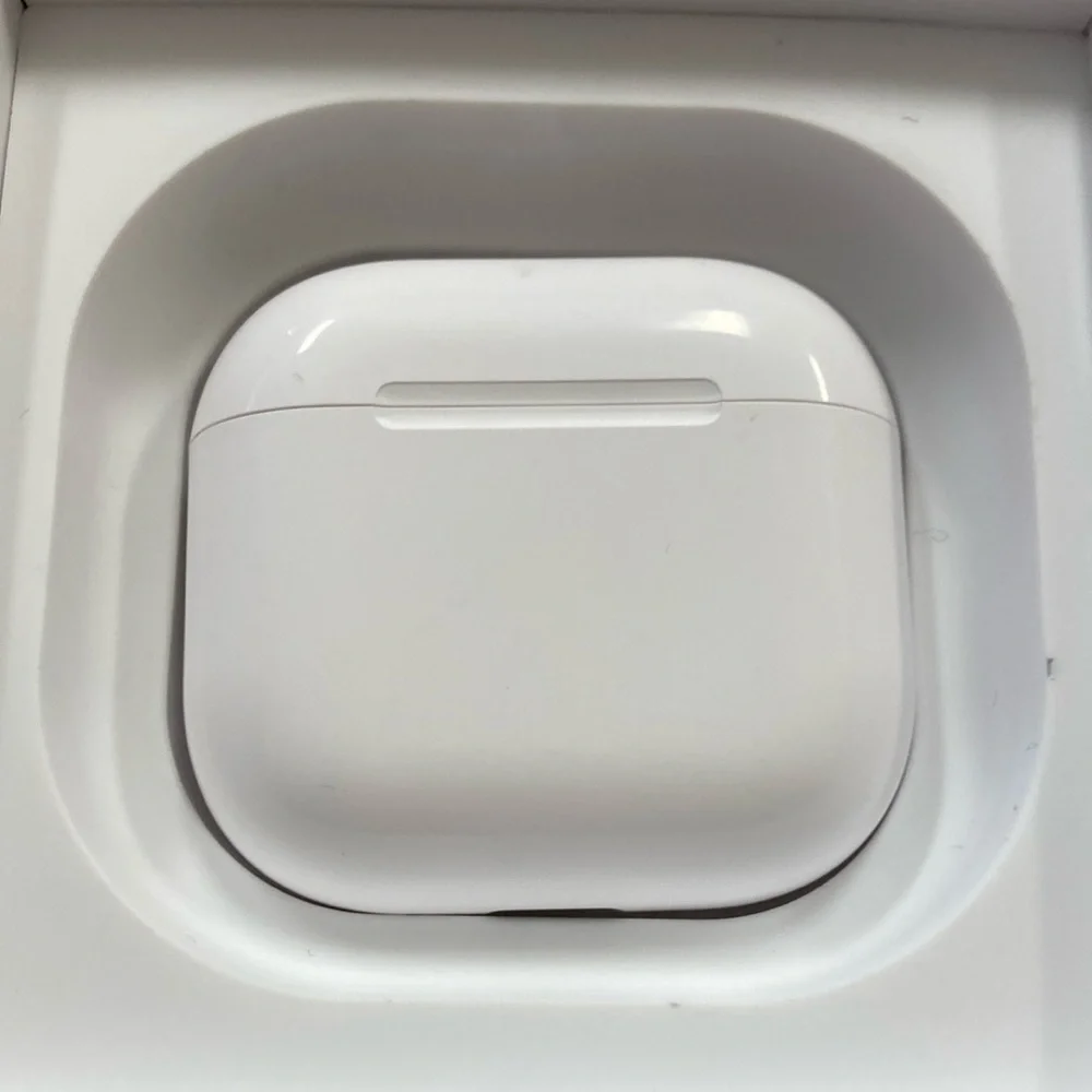AirPods 4 with Noise Cancellation